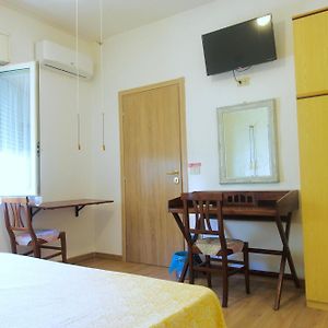 B&B Ad Un Passo Dal Mare